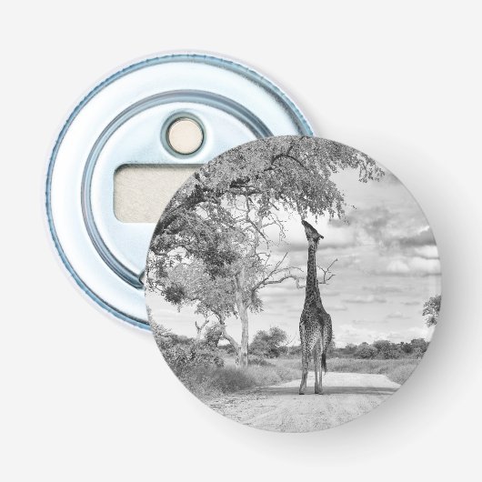 Giraffe op weg button flesopener (Voorkant)