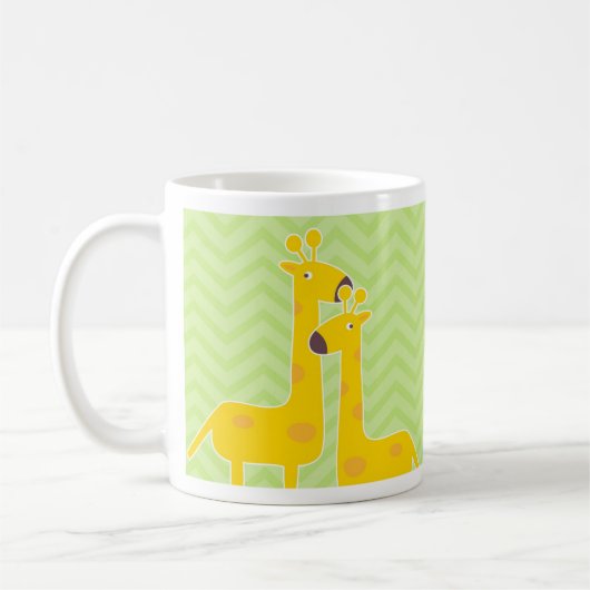 Giraffe op zigzag chevron patroon. koffiemok (Links)