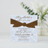 Giraffe Pattern Baby shower nodigt uit met Brown B Kaart (Staand voorkant)