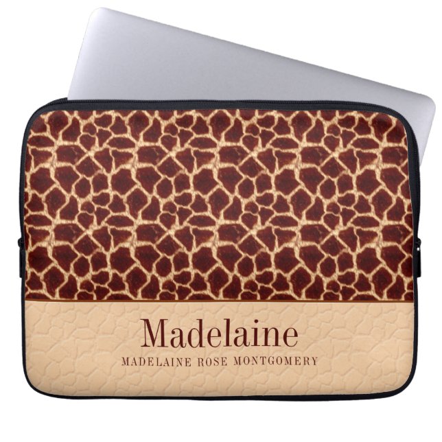 Giraffe print in Rich Brown en Tan Hues Laptop Sleeve (Voorkant)