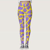Giraffe Print Leggings met Paarse achtergrond (Voorkant)