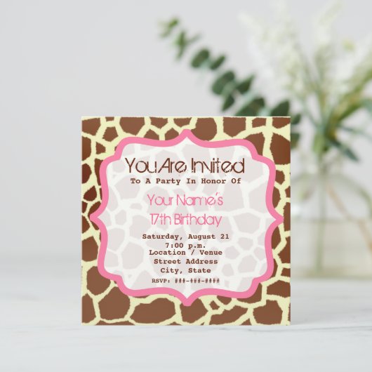 Giraffe print & roze uitnodiging op feestdag (Staand voorkant)