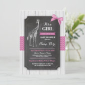 Giraffe Roze Baby shower Party Meisjes Hout Uitnod Kaart (Staand voorkant)