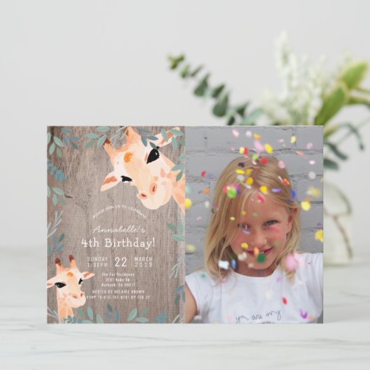 Giraffe Rustic Wood Greenery Foto Kinderen Verjaar Kaart (Staand voorkant)