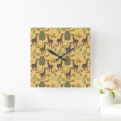 Giraffe seamless pattern yellow background vierkante klok (Huis)