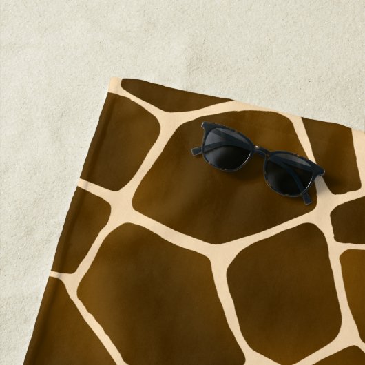 Giraffe Spots Wild Safari Animal Skin Print Strandlaken (In situ)