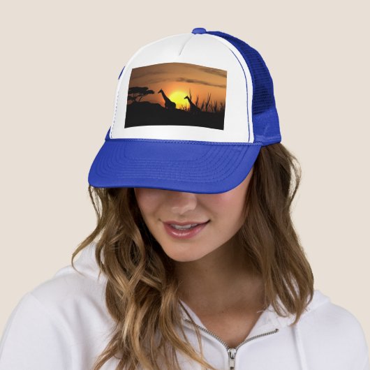 Giraffe Sunset Trucker Pet (In situ)