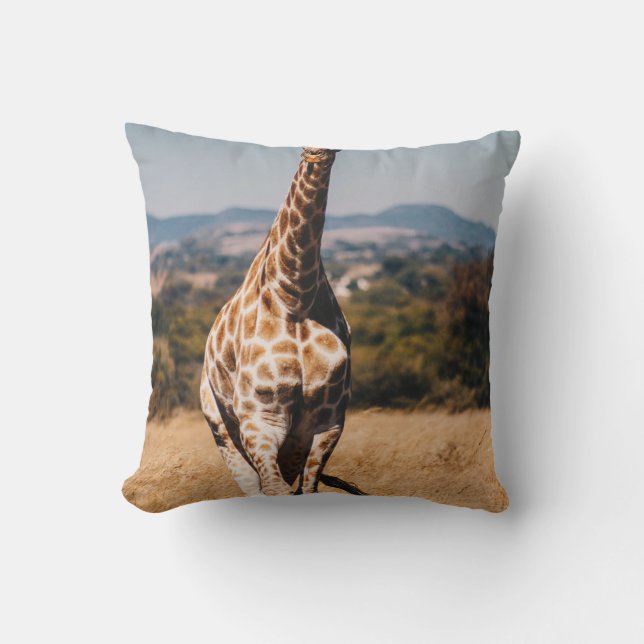 GIRAFFE UITGESCHAKELD MET BROWN GRASS KUSSEN (Voorkant)