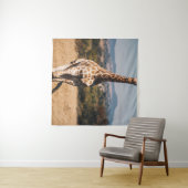 GIRAFFE UITGESCHAKELD MET BROWN GRASS WANDKLEED (In Situ (horizontaal))