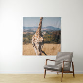 GIRAFFE UITGESCHAKELD MET BROWN GRASS WANDKLEED (In situ)