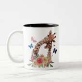 Giraffe van baby en moeder met botervliegen tweekleurige koffiemok (Links)