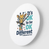 Giraffe voor Autisme Bewustzijn Het is OK om Versc Grote Klok (Hoek)
