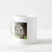 Giraffe voor standaard-hoge koffiemok (Voorkant links)