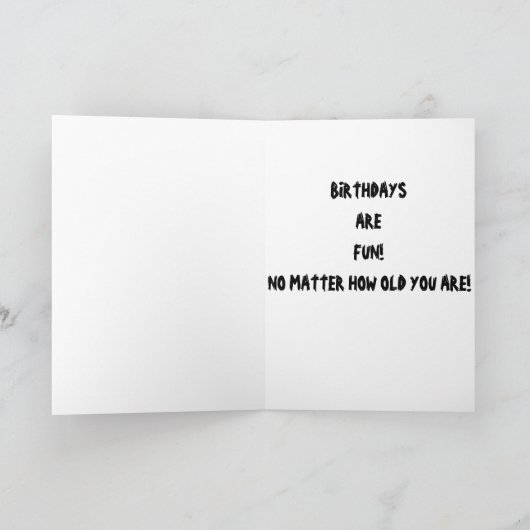 GIRAFFE ZEGT: "WEES NIET VERDRIETIG" VERJAARDAGEN  KAART (Binnen)