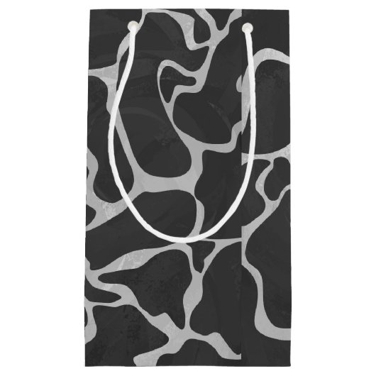 Giraffe zwart en lichte grijze afdrukken klein cadeauzakje (Voorkant)