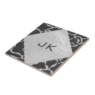 Giraffe zwart en lichte grijze monogram tegeltje