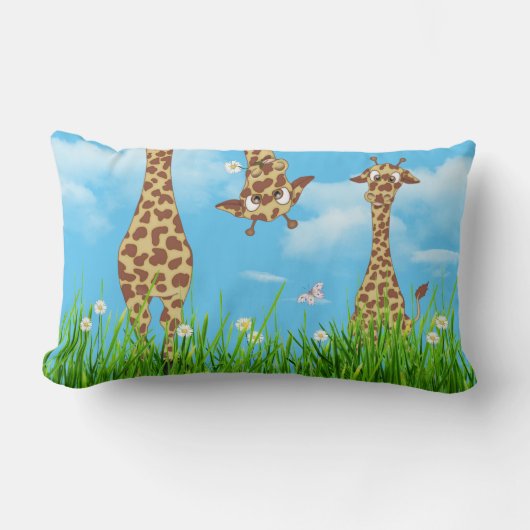 Giraffes in Grass met Clouds Lumbar Pillow Kussen (Voorkant)