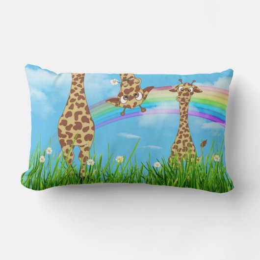 Giraffes in Grass met Rainbow Lumbar Kussen (Voorkant)