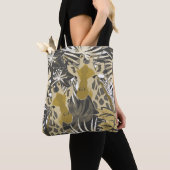 Giraffes in het nachtbos. tote bag (Dichtbij)