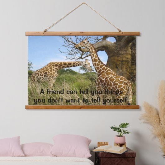 Giraffes in het veld door bomen hangend wandkleed (Slaapkamer)