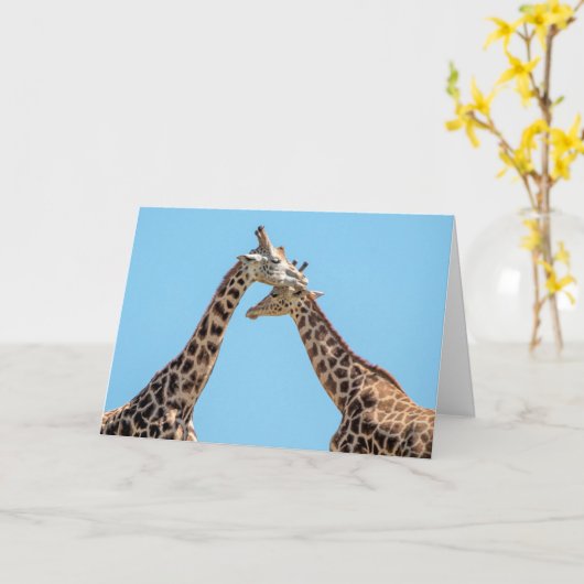 Giraffes knuffelen gepersonaliseerd kaart (Gele Bloem)