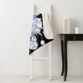 girale lichte witte volleyballen en sterren sherpa deken (In situ)