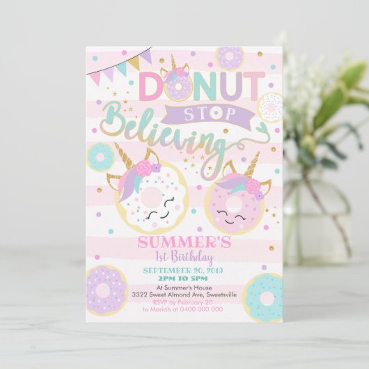 Girl Donut Unicorn 1e verjaardag Uitnodiging (Staand voorkant)