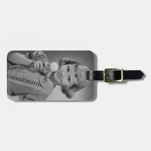 Girl Eating Ice Cream Bagagelabel (Voorkant horizontaal)