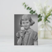 Girl Eating Ice Cream Briefkaart (Staand voorkant)