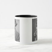 Girl Eating Ice Cream Mok (Midden)