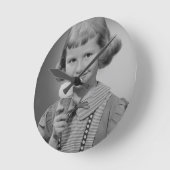 Girl Eating Ice Cream Ronde Klok (Hoek)