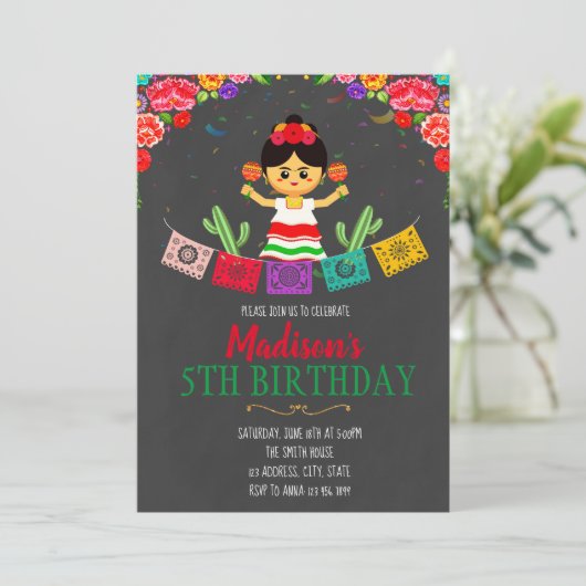 Girl fiesta verjaardagsuitnodiging kaart (Staand voorkant)