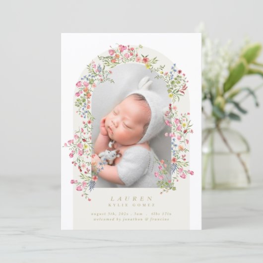 girl floral arch photo custom text baby birth aankondiging (Staand voorkant)
