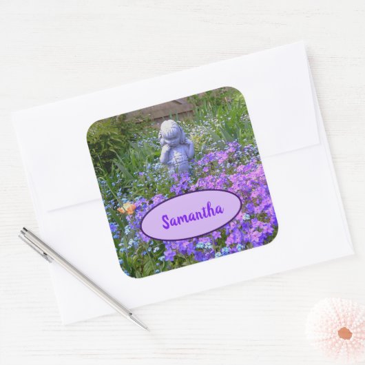 Girl Garden Statue Purple Flowers Envelope Seals Vierkante Sticker (Envelop)