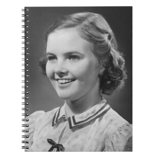 Girl Posing in Studio Notitieboek (Voorkant)