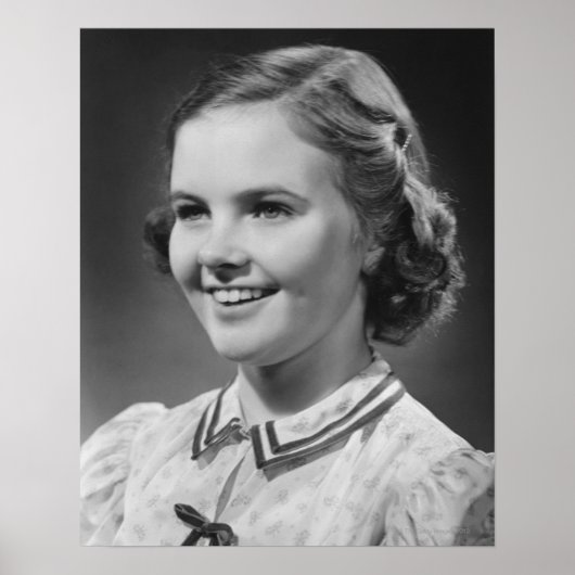 Girl Posing in Studio Poster (Voorkant)