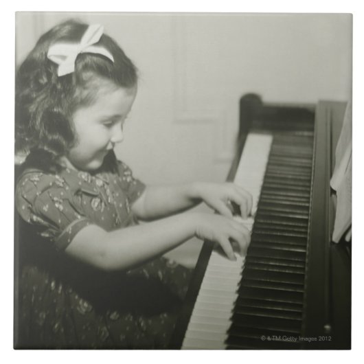 Girl Pplay Piano Tegeltje (Voorkant)