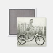 Girl Riding Bicycle Magneet (Voorkant / Achterkant)