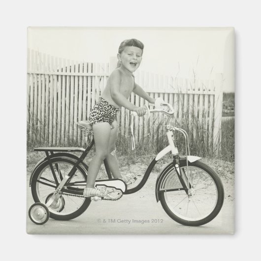Girl Riding Bicycle Magneet (Voorkant)