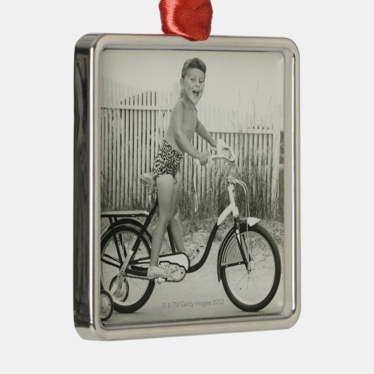 Girl Riding Bicycle Metalen Ornament (Rechts)