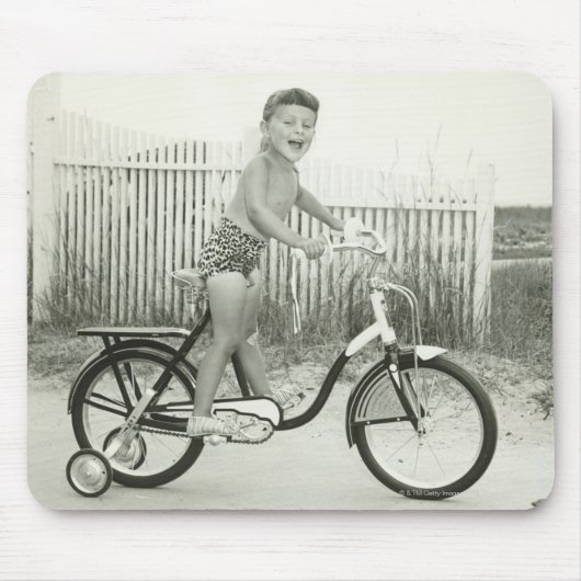 Girl Riding Bicycle Muismat (Voorkant)