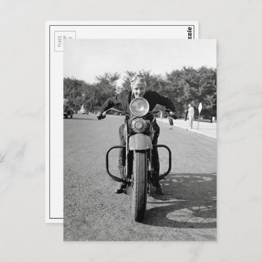 Girl Riding Motorcycle, 1937 Briefkaart (Voorkant / Achterkant)
