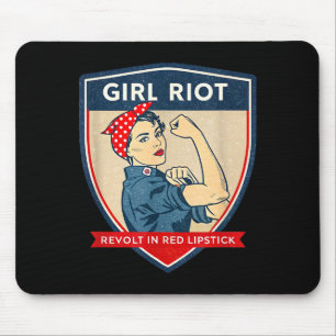 Girl Riot Rode Lippenstift Power Rosie T-shirt.png Muismat