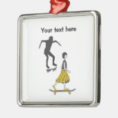 Girl skateboarding metalen ornament (Links)