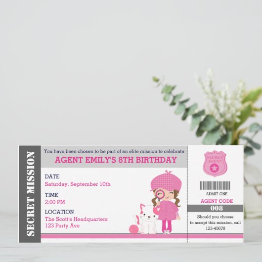 Girl Spy / Detective Ticket Verjaardag Uitnodiging (Staand voorkant)