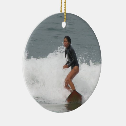 Girl Surfing Ornament (Rechts)