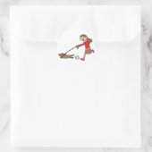 Girl Walking Dog - Dog Walker - schattige cartoon Ronde Sticker (Tas)