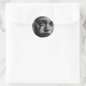 Girl with tears ronde sticker (Tas)