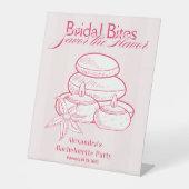 Girls Gone Mild Bachelorette reisschema Reclamebord Met Voetstuk (Voorkant)