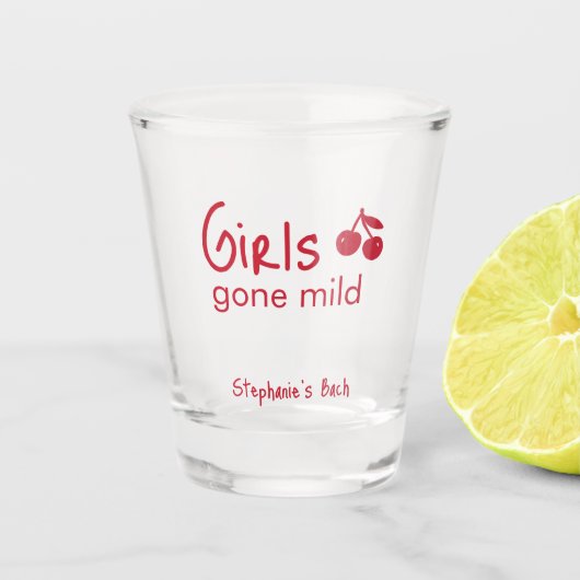 Girls Gone Mild Roze en Kersenrode Bachelorette Shot Glas (Voorkant)